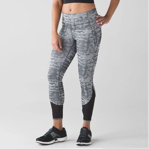 Lululemon Pants - Lululemon Beat The Heat Tight Mesh Leggings Gray Jacquard 8